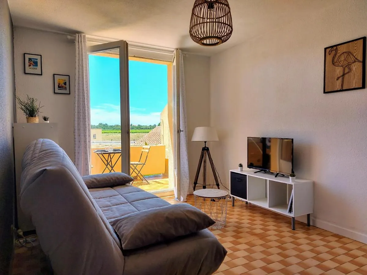 Appartement Coquet studio avec belle terrasse à La Londe-les-Maures 0*,  France
