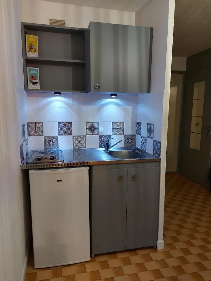 Appartement Coquet studio avec belle terrasse à La Londe-les-Maures