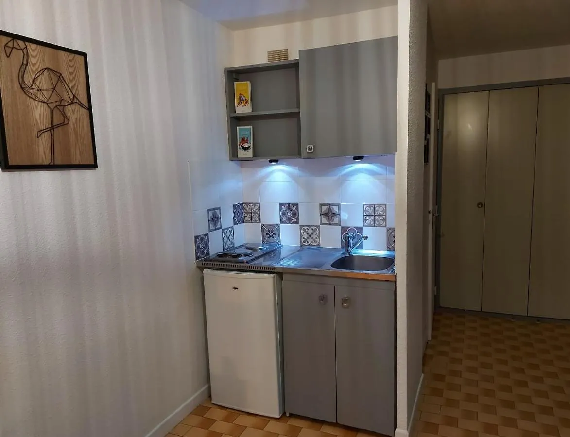 Appartement Coquet studio avec belle terrasse à La Londe-les-Maures France
